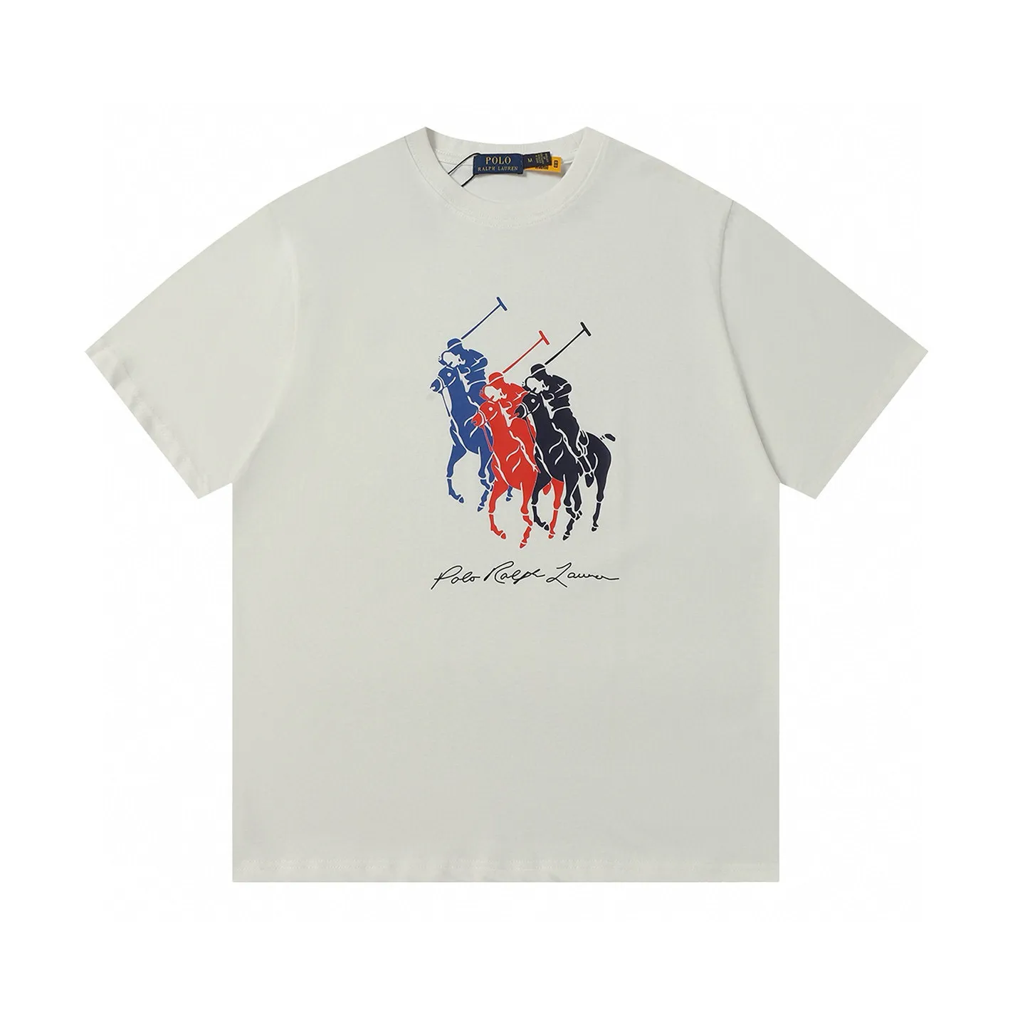 P130 Style number: 657 Ralph Lauren/Ralph Lauren 2025 new summer pure cotton 240g silicone Polo embossed round neck T-shirt. The main LOGO on the neck has a QR code mark, which can be scanned for verification. It uses 3D silicone three-dimensional English letter logo embossing to distinguish low-quality products on the market. 32 counts, 240g hydrophilic toner, 100% cotton fabric, comfortable and soft, highly breathable, focusing on high-end cost-effectiveness, needless to say good quality. Available in a variety of colors, both boys and girls can try this genderless style, giving them a yuppie tone in no time. Immerse yourself in your leisurely style, and have your own style in retro. Natural, vivid and very French romantic feelings, perfectly integrating youthful atmosphere and trend. Color: white, navy blue, light green Size: S-xL S Shoulder width 44 Bust 104 Sleeve length 23 Clothing length 72 M Shoulder width 45 Bust 108 Sleeve length 24 Clothing length 74 L Shoulder width 46 Bust 112 Sleeve length 25 Clothing length 76 xL Shoulder width 47 Bust 116 Sleeve length 26 Clothing length 78